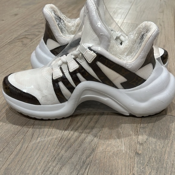 Louis Vuitton Archlight Sneaker - Picture 3 of 10